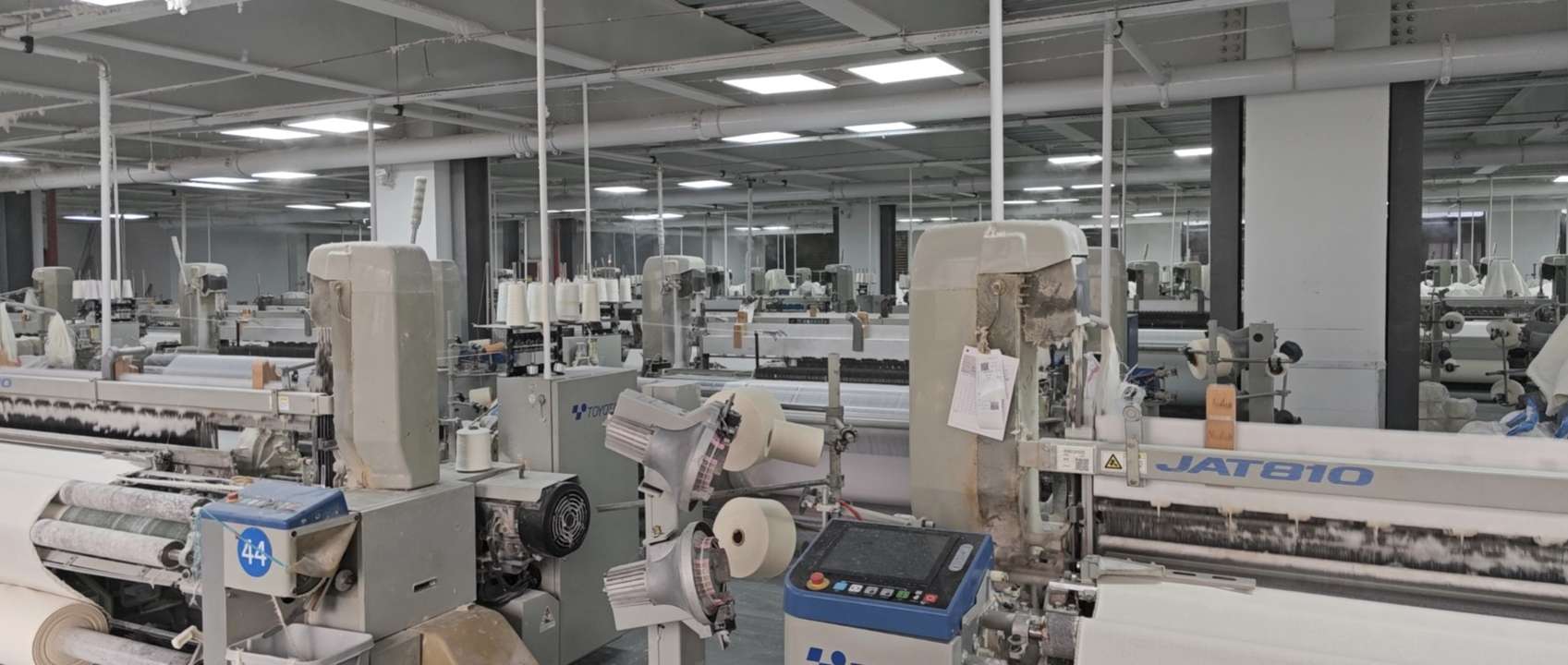 羽帆物联网携手浙江诸暨梭织厂,为全新丰田喷气织机部署数据采集系统