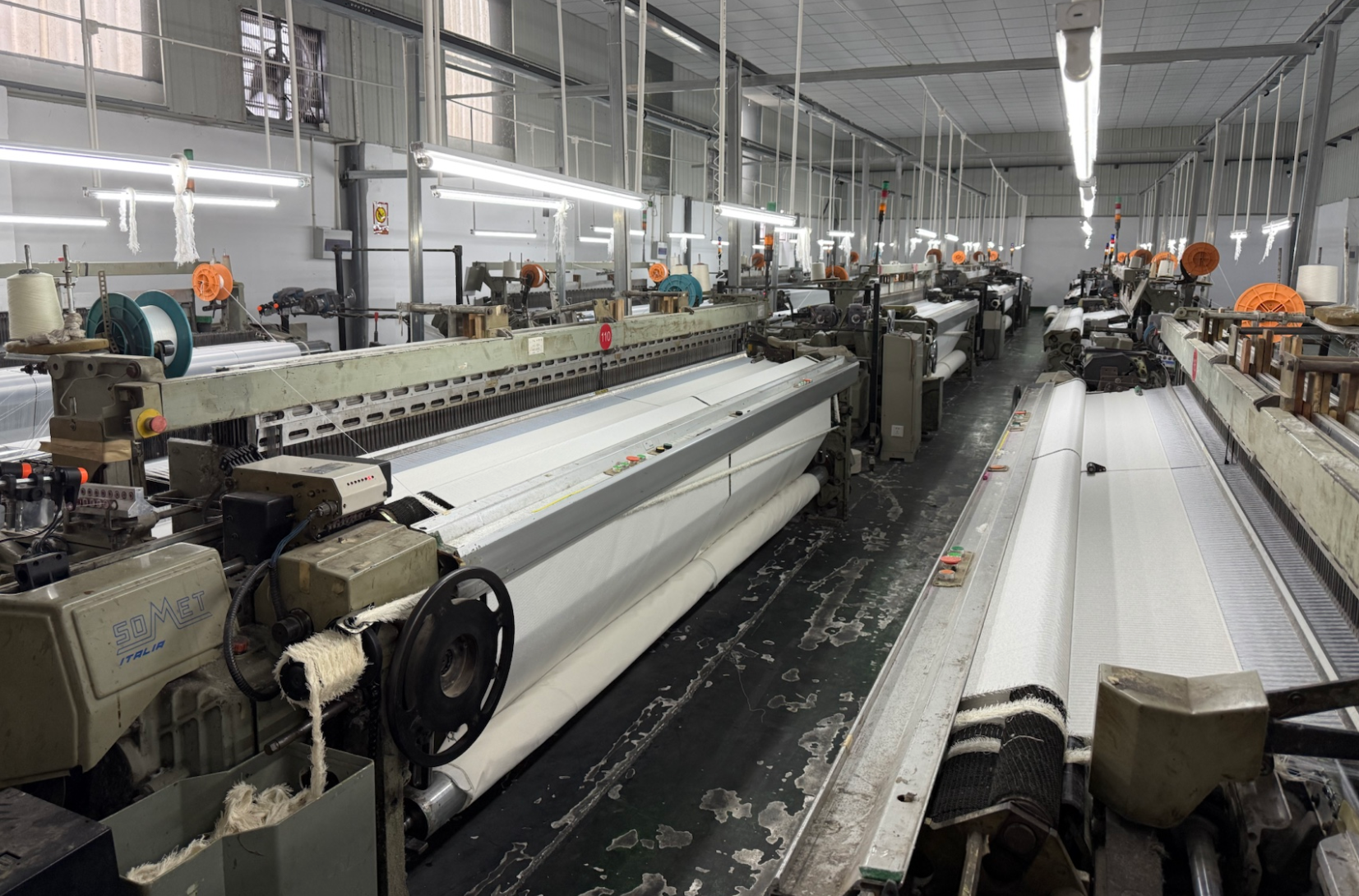 逆势中的智慧抉择:诸暨枫桥剑杆织厂携手羽帆,以无屏采集器破局增效